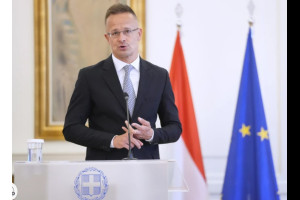 Венгрия запретила въезд трём украинским военным Венгрия запретила въезд трём украинским военным