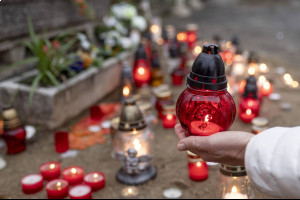 Этот обычай может быть опасным: пожарные предупреждают